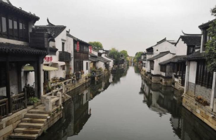 悬崖跳水运动